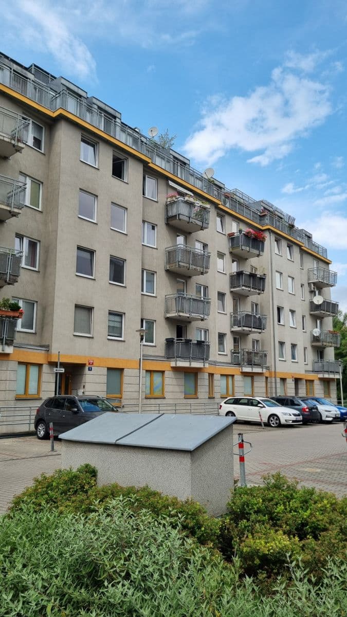 Prenájom bytu 2-izbový 68 m², Kovanecká, Praha, Praha Prenájom bytu 2-izbový 68 m², Kovanecká, Praha, Praha