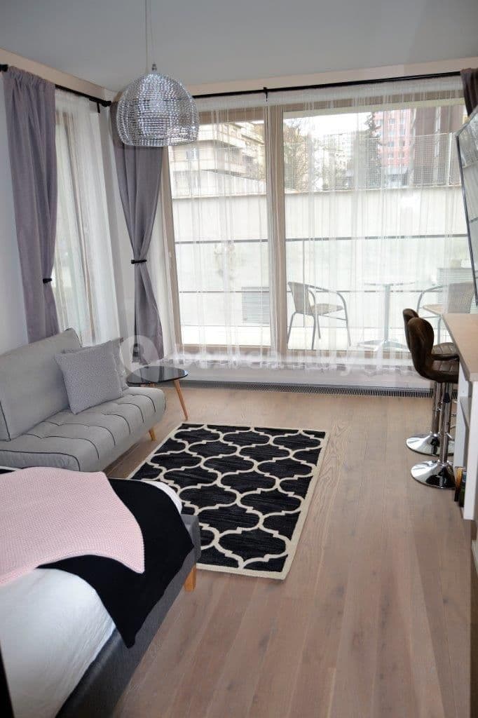 Prenájom bytu 1-izbový 38 m², Pod Děkankou, Praha, Praha Prenájom bytu 1-izbový 38 m², Pod Děkankou, Praha, Praha