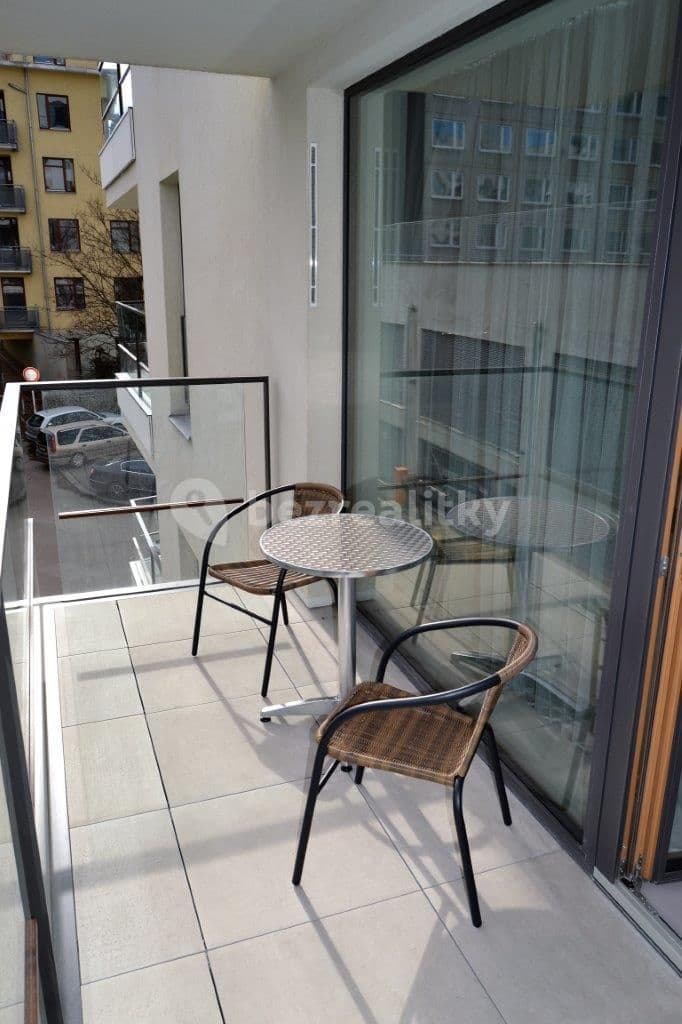 Prenájom bytu 1-izbový 38 m², Pod Děkankou, Praha, Praha Prenájom bytu 1-izbový 38 m², Pod Děkankou, Praha, Praha