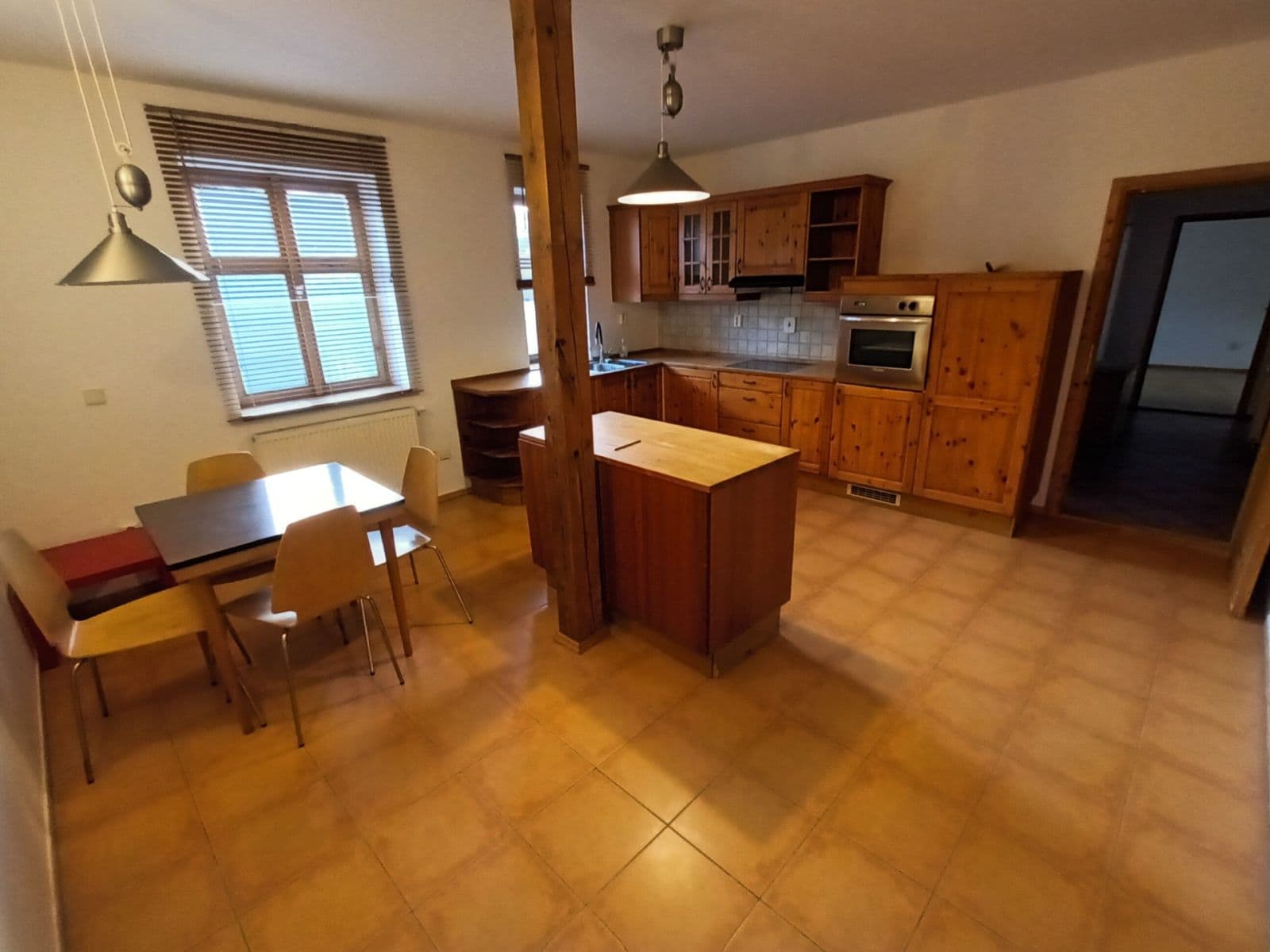 Prenájom bytu 3-izbový 110 m², Roháčova, Praha, Praha Prenájom bytu 3-izbový 110 m², Roháčova, Praha, Praha