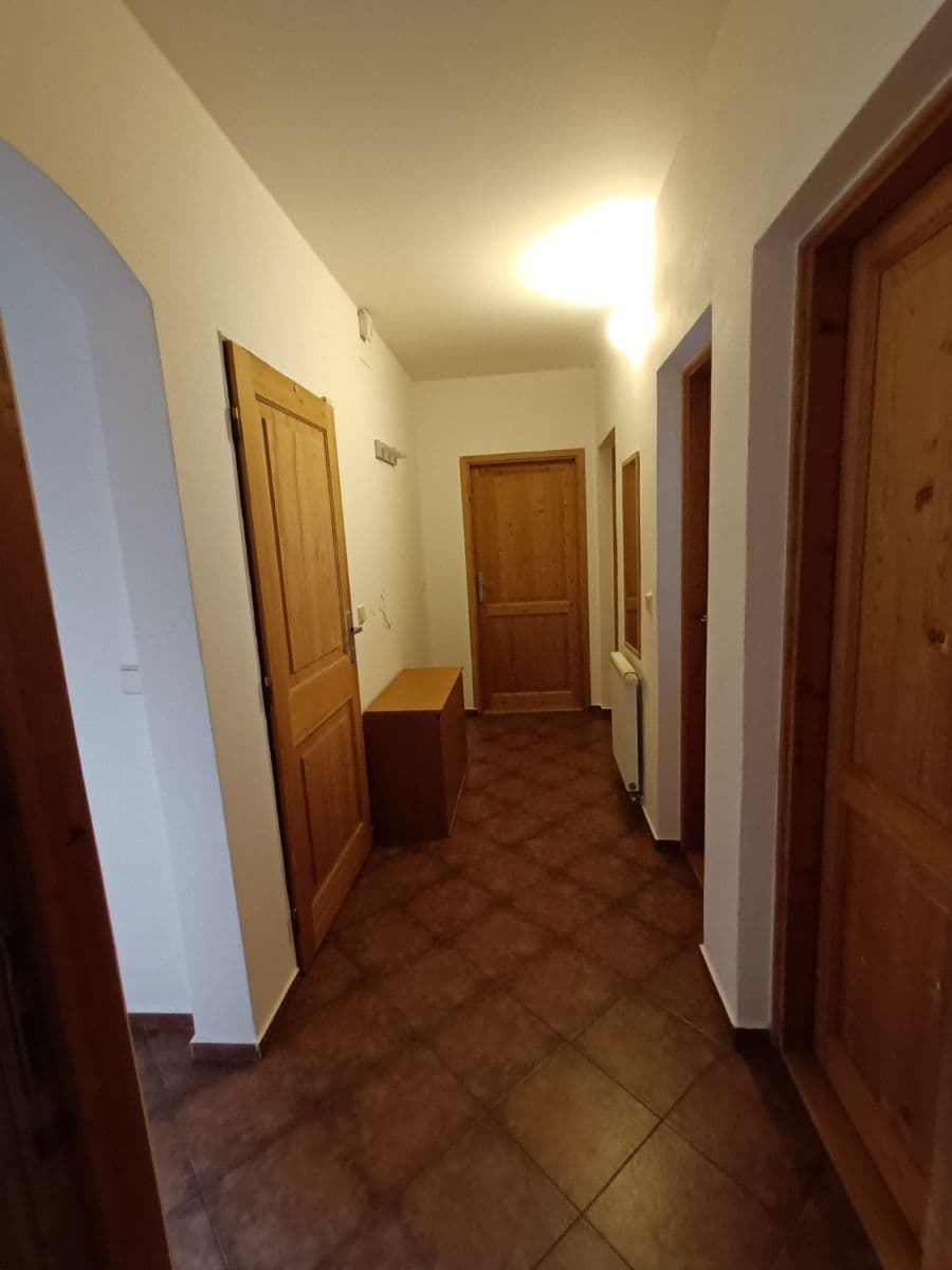 Prenájom bytu 3-izbový 110 m², Roháčova, Praha, Praha Prenájom bytu 3-izbový 110 m², Roháčova, Praha, Praha