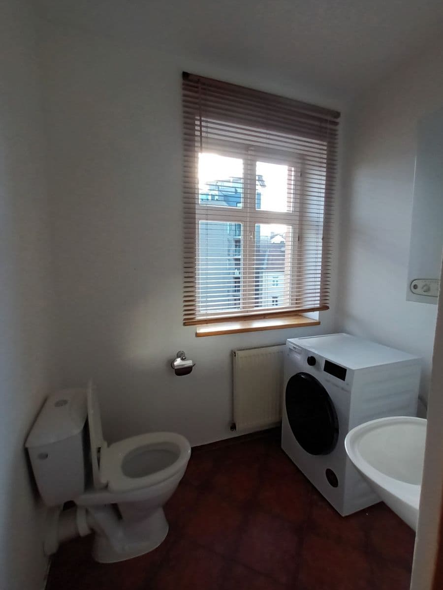 Prenájom bytu 3-izbový 110 m², Roháčova, Praha, Praha Prenájom bytu 3-izbový 110 m², Roháčova, Praha, Praha