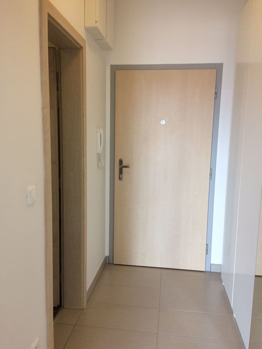Prenájom bytu 1-izbový 31 m², Farkašova, Praha, Praha Prenájom bytu 1-izbový 31 m², Farkašova, Praha, Praha