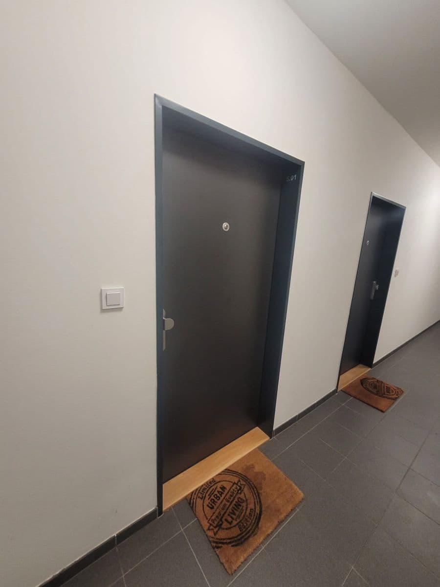 Prenájom bytu 1-izbový 27 m², Holýšovská, Praha, Praha Prenájom bytu 1-izbový 27 m², Holýšovská, Praha, Praha