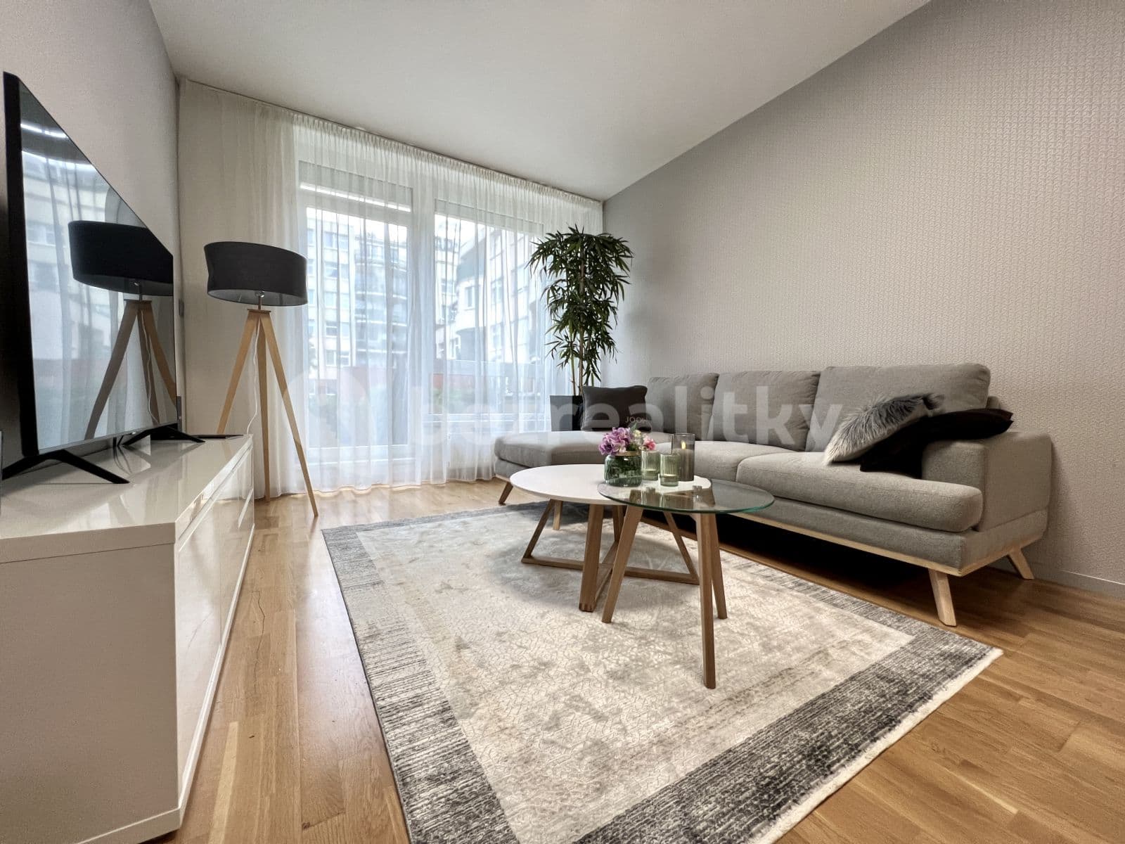 Prenájom bytu 2-izbový 55 m², Voskovcova, Praha, Praha Prenájom bytu 2-izbový 55 m², Voskovcova, Praha, Praha