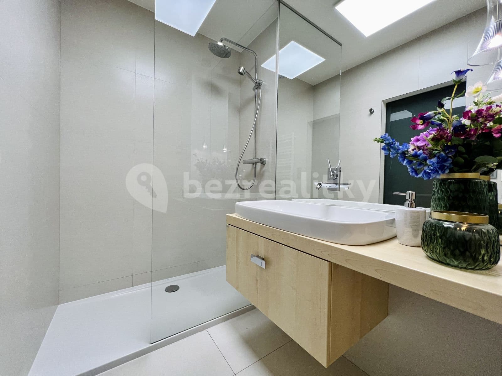 Prenájom bytu 2-izbový 55 m², Voskovcova, Praha, Praha Prenájom bytu 2-izbový 55 m², Voskovcova, Praha, Praha