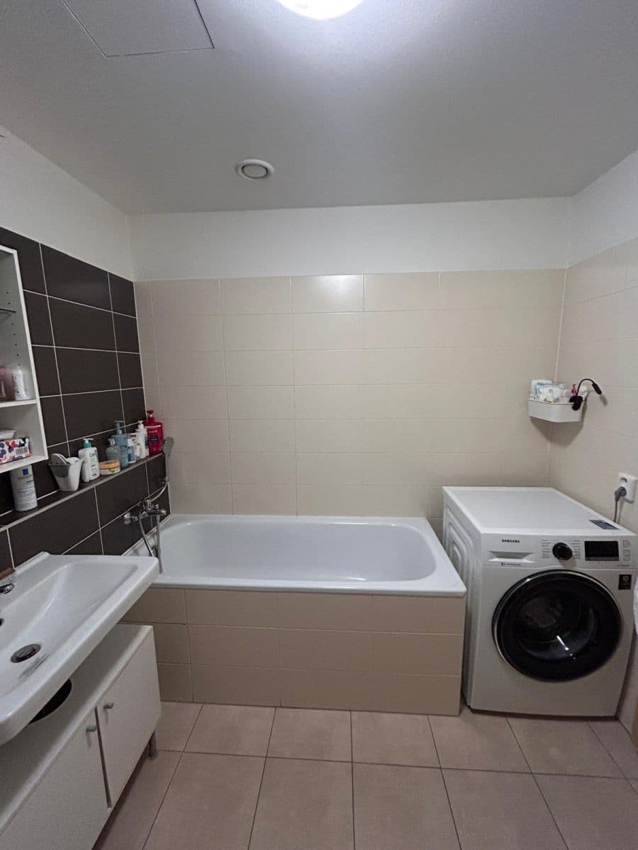 Prenájom bytu 1-izbový 37 m², Hálův statek, Praha, Praha Prenájom bytu 1-izbový 37 m², Hálův statek, Praha, Praha