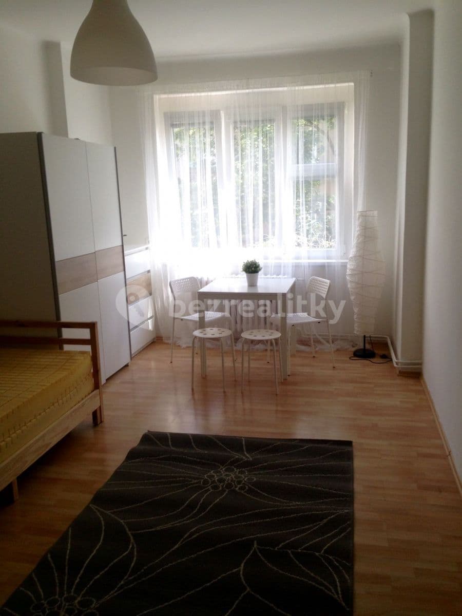 Prenájom bytu 1-izbový 30 m², Biskupcova, Praha, Praha Prenájom bytu 1-izbový 30 m², Biskupcova, Praha, Praha