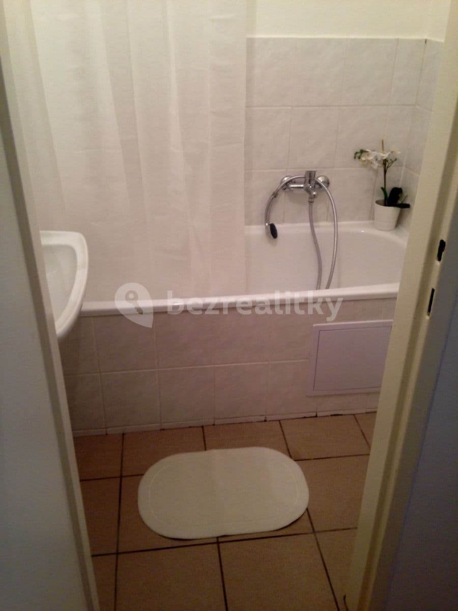 Prenájom bytu 1-izbový 30 m², Biskupcova, Praha, Praha Prenájom bytu 1-izbový 30 m², Biskupcova, Praha, Praha