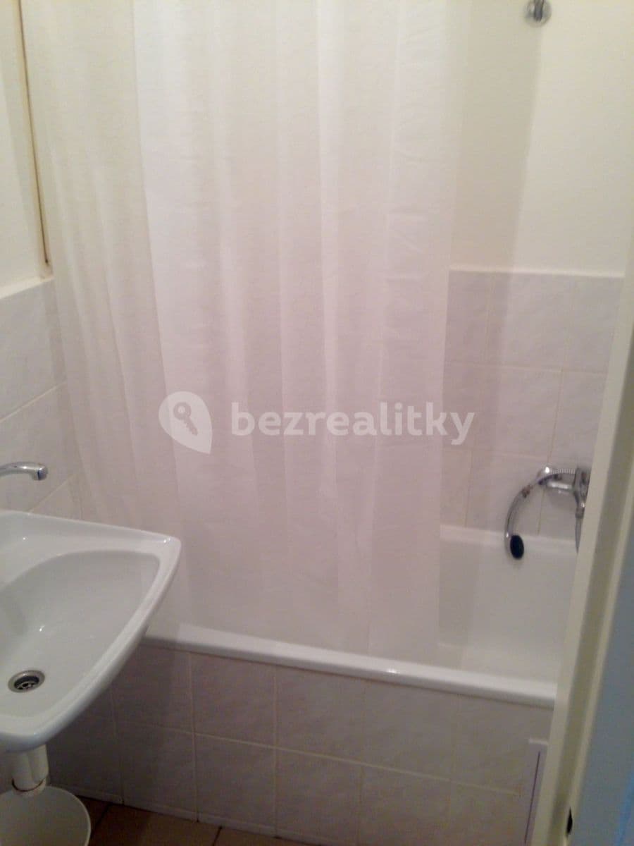 Prenájom bytu 1-izbový 30 m², Biskupcova, Praha, Praha Prenájom bytu 1-izbový 30 m², Biskupcova, Praha, Praha