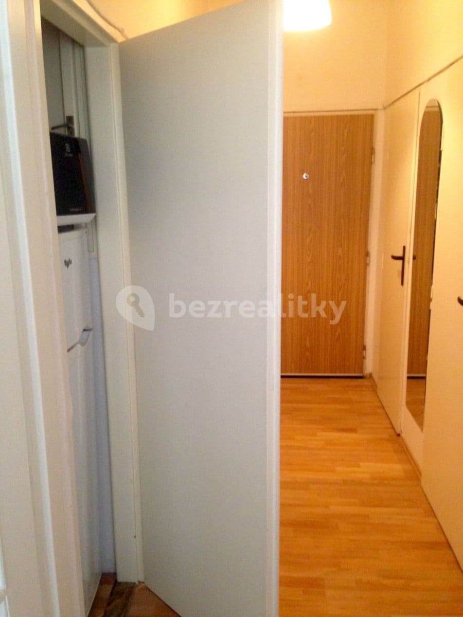 Prenájom bytu 1-izbový 30 m², Biskupcova, Praha, Praha Prenájom bytu 1-izbový 30 m², Biskupcova, Praha, Praha