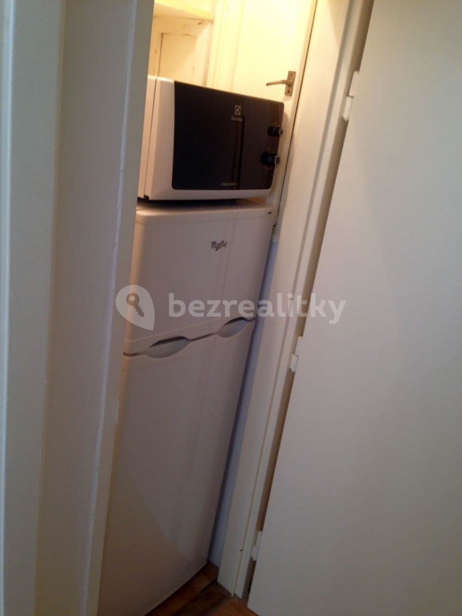 Prenájom bytu 1-izbový 30 m², Biskupcova, Praha, Praha Prenájom bytu 1-izbový 30 m², Biskupcova, Praha, Praha