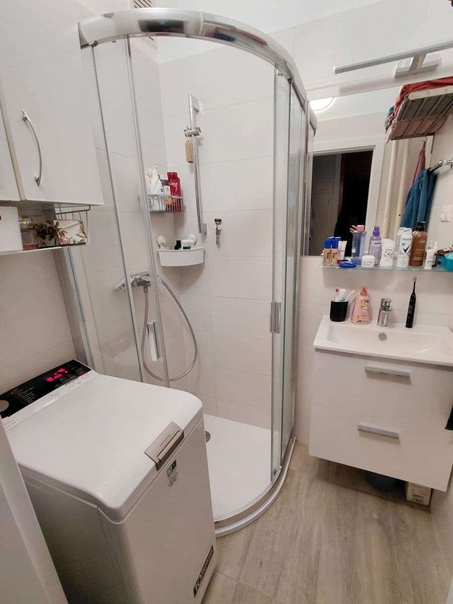 Prenájom bytu 2-izbový 54 m², Pravá, Praha, Praha Prenájom bytu 2-izbový 54 m², Pravá, Praha, Praha