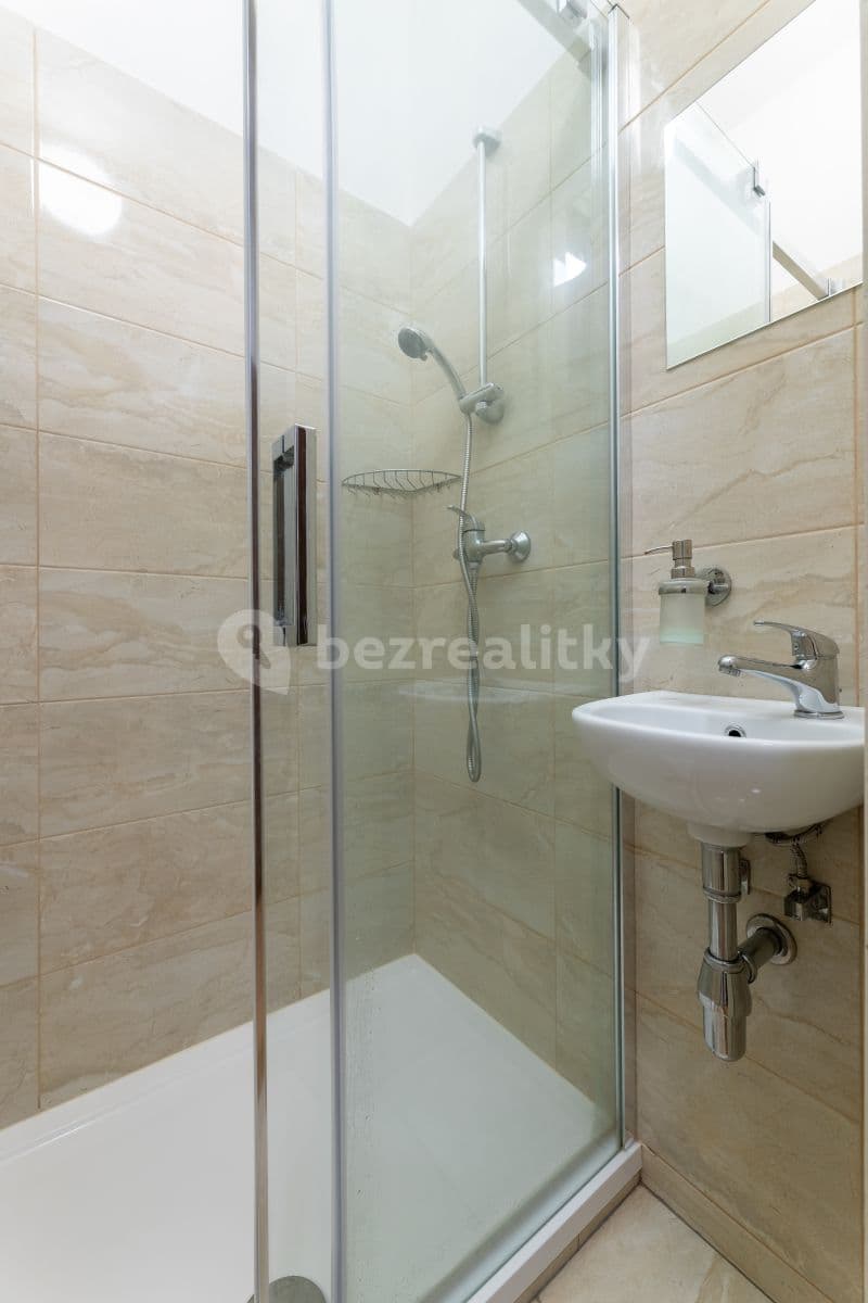 Prenájom bytu 1-izbový 22 m², Elišky Krásnohorské, Praha, Praha Prenájom bytu 1-izbový 22 m², Elišky Krásnohorské, Praha, Praha