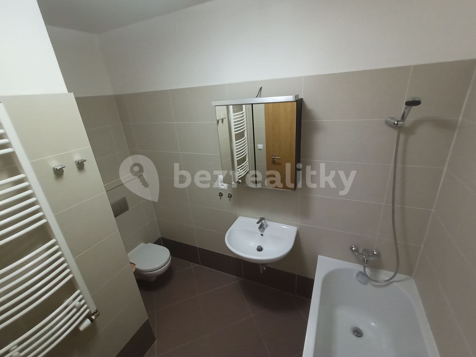 Prenájom bytu 2-izbový 62 m², Hlučkova, Praha, Praha Prenájom bytu 2-izbový 62 m², Hlučkova, Praha, Praha