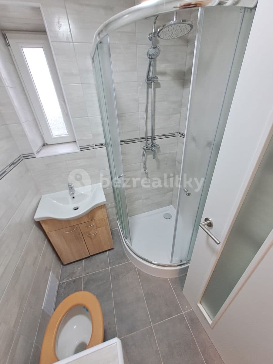 Prenájom bytu 2-izbový 42 m², Heydukova, Praha, Praha Prenájom bytu 2-izbový 42 m², Heydukova, Praha, Praha