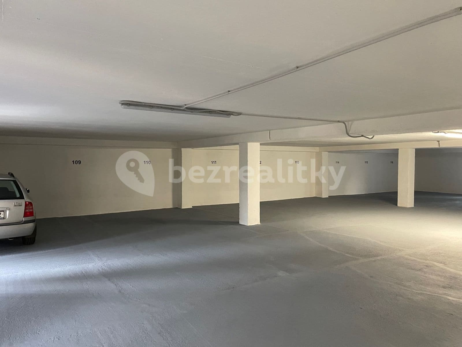 Prenájom garáže 12 m², Pod Klaudiánkou, Praha, Praha