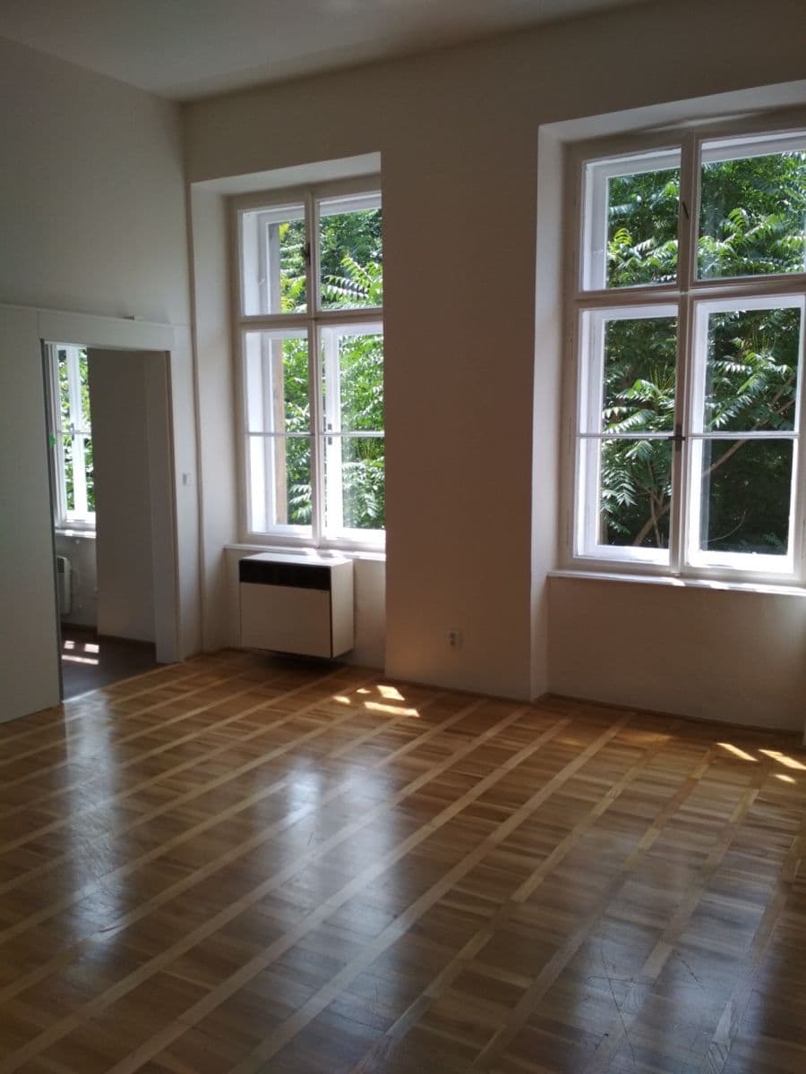 Prenájom bytu 1-izbový 43 m², třída Kapitána Jaroše, Brno, Jihomoravský kraj Prenájom bytu 1-izbový 43 m², třída Kapitána Jaroše, Brno, Jihomoravský kraj