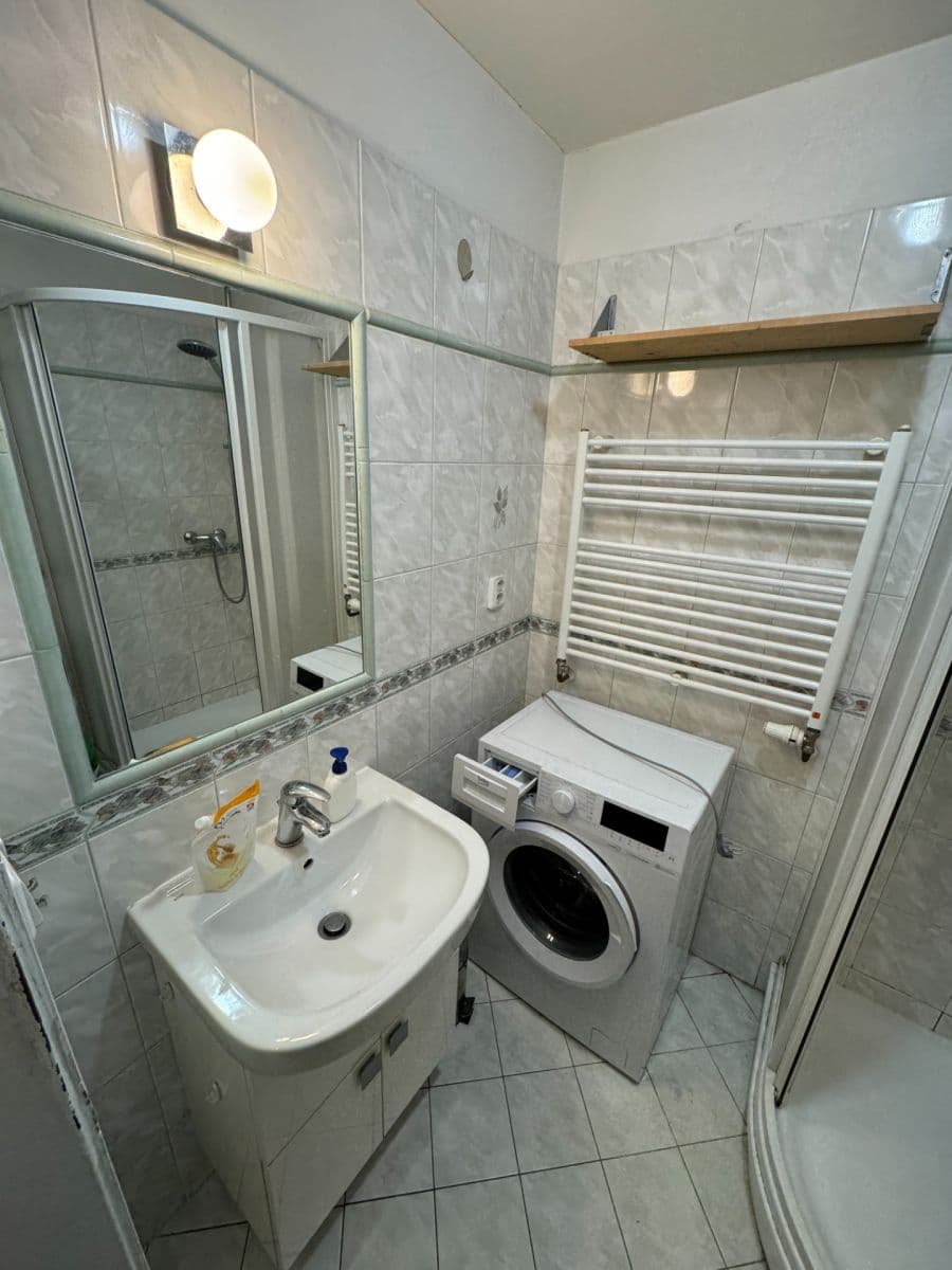 Prenájom bytu 2-izbový 52 m², Pod pekárnami, Praha, Praha Prenájom bytu 2-izbový 52 m², Pod pekárnami, Praha, Praha