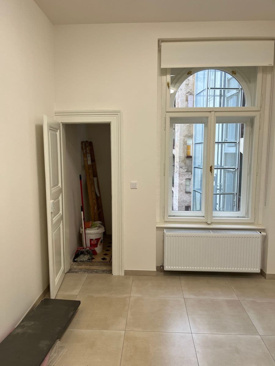 Prenájom bytu 2-izbový 72 m², Korunní, Praha, Praha Prenájom bytu 2-izbový 72 m², Korunní, Praha, Praha