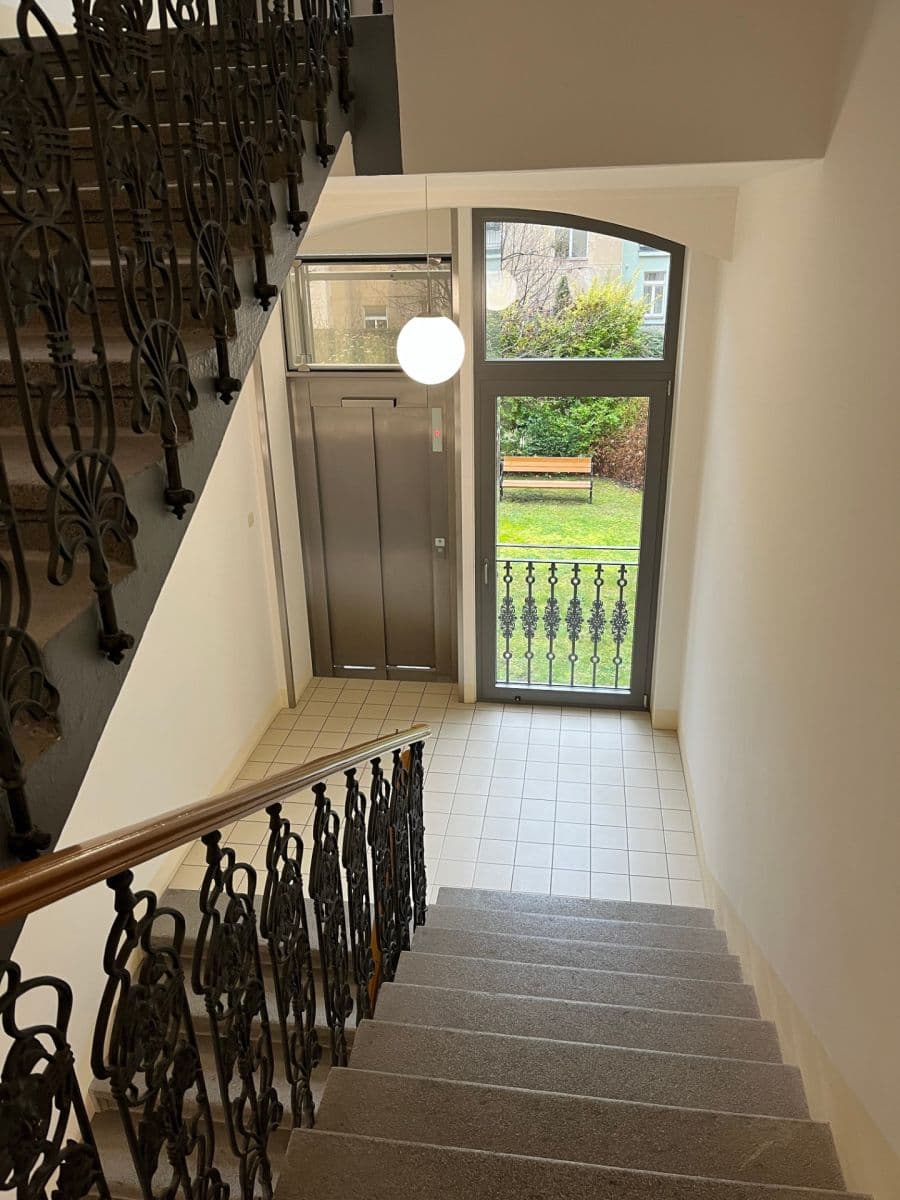 Prenájom bytu 2-izbový 72 m², Korunní, Praha, Praha Prenájom bytu 2-izbový 72 m², Korunní, Praha, Praha