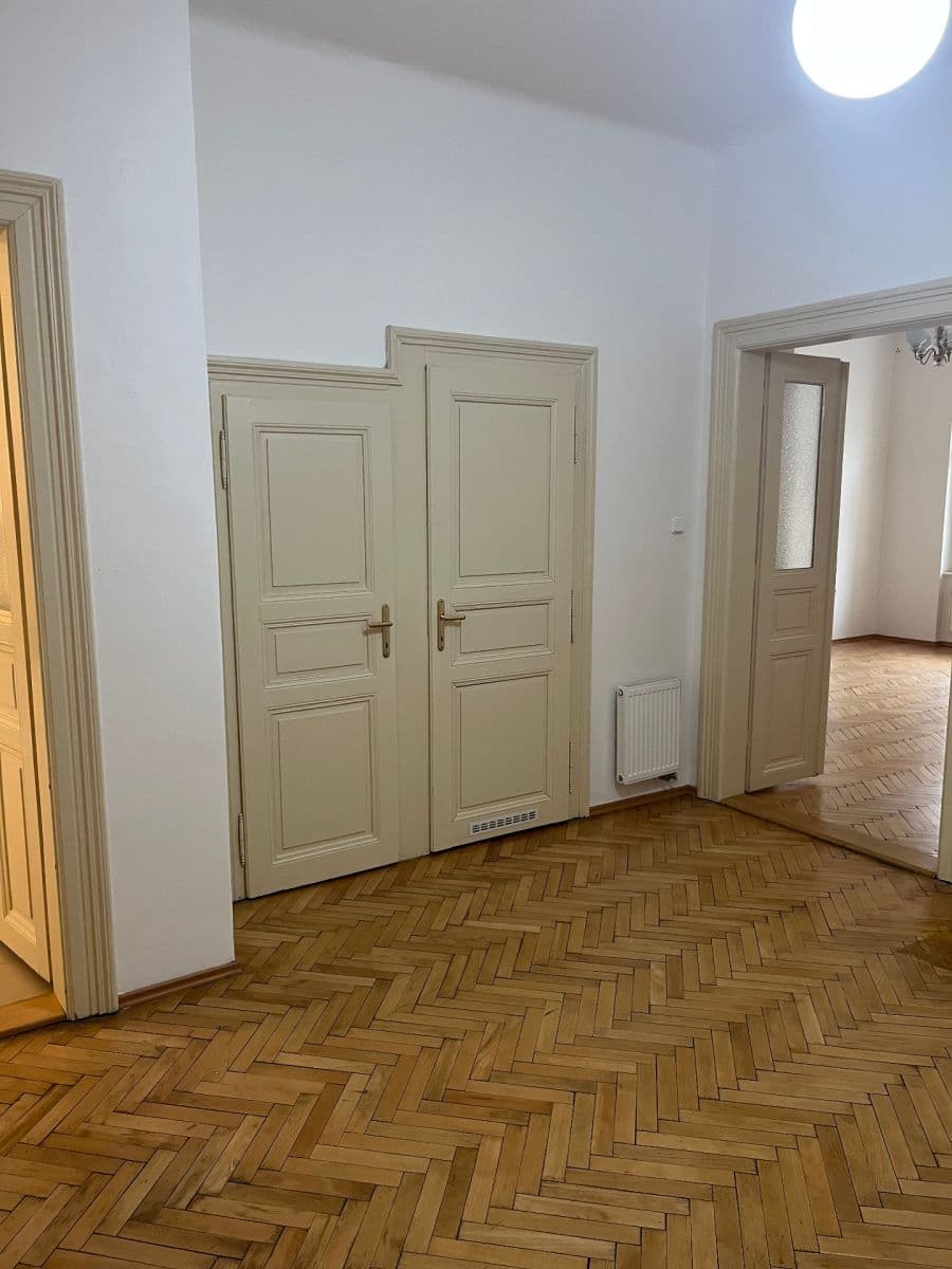 Prenájom bytu 2-izbový 77 m², Korunní, Praha, Praha Prenájom bytu 2-izbový 77 m², Korunní, Praha, Praha