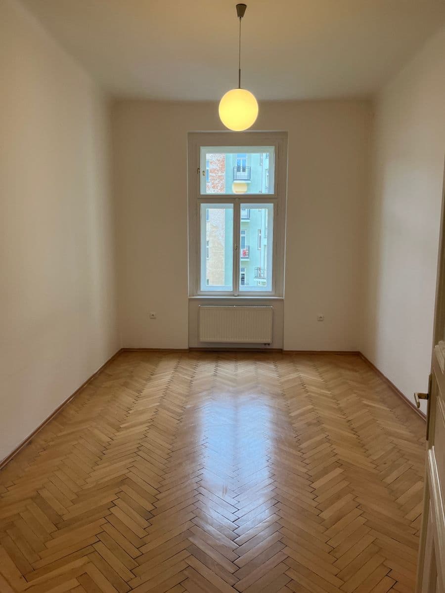 Prenájom bytu 2-izbový 77 m², Korunní, Praha, Praha Prenájom bytu 2-izbový 77 m², Korunní, Praha, Praha