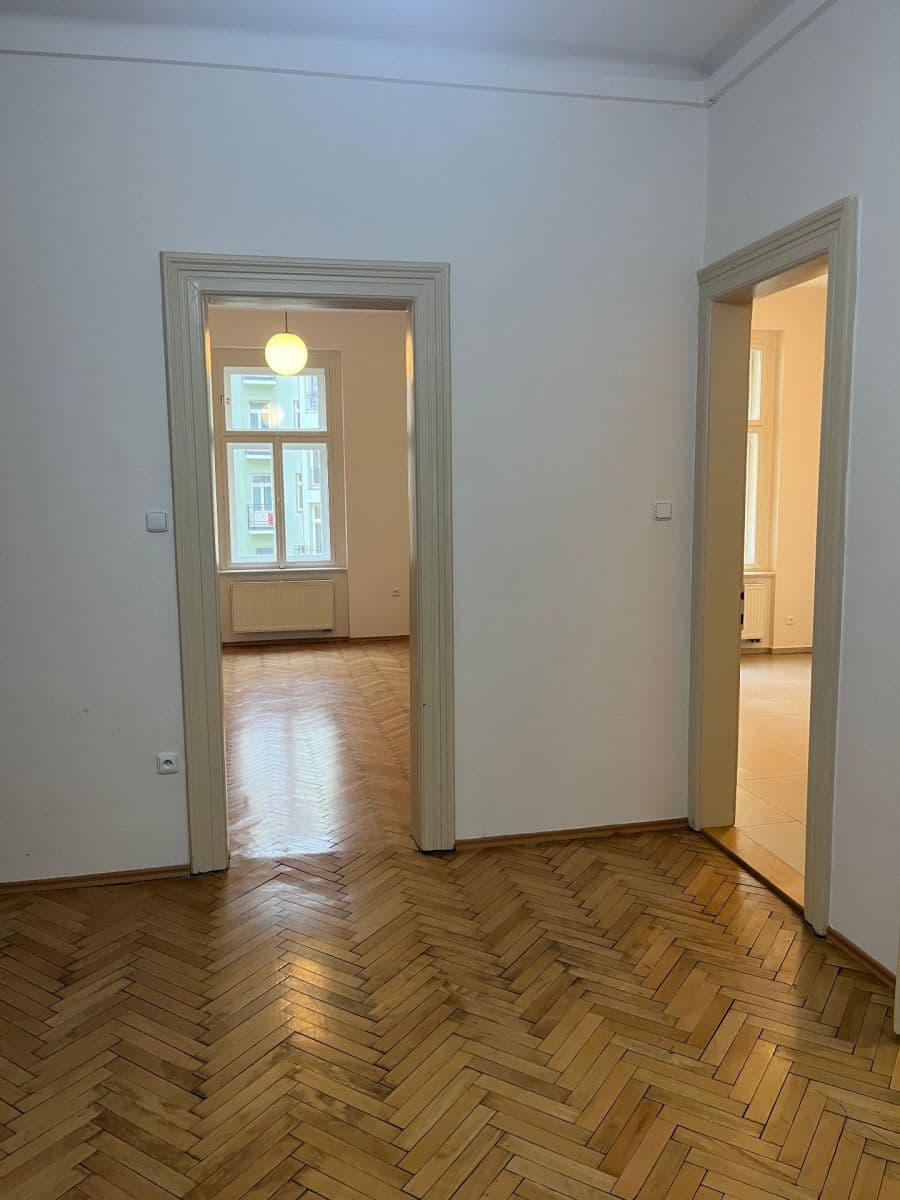 Prenájom bytu 2-izbový 77 m², Korunní, Praha, Praha Prenájom bytu 2-izbový 77 m², Korunní, Praha, Praha