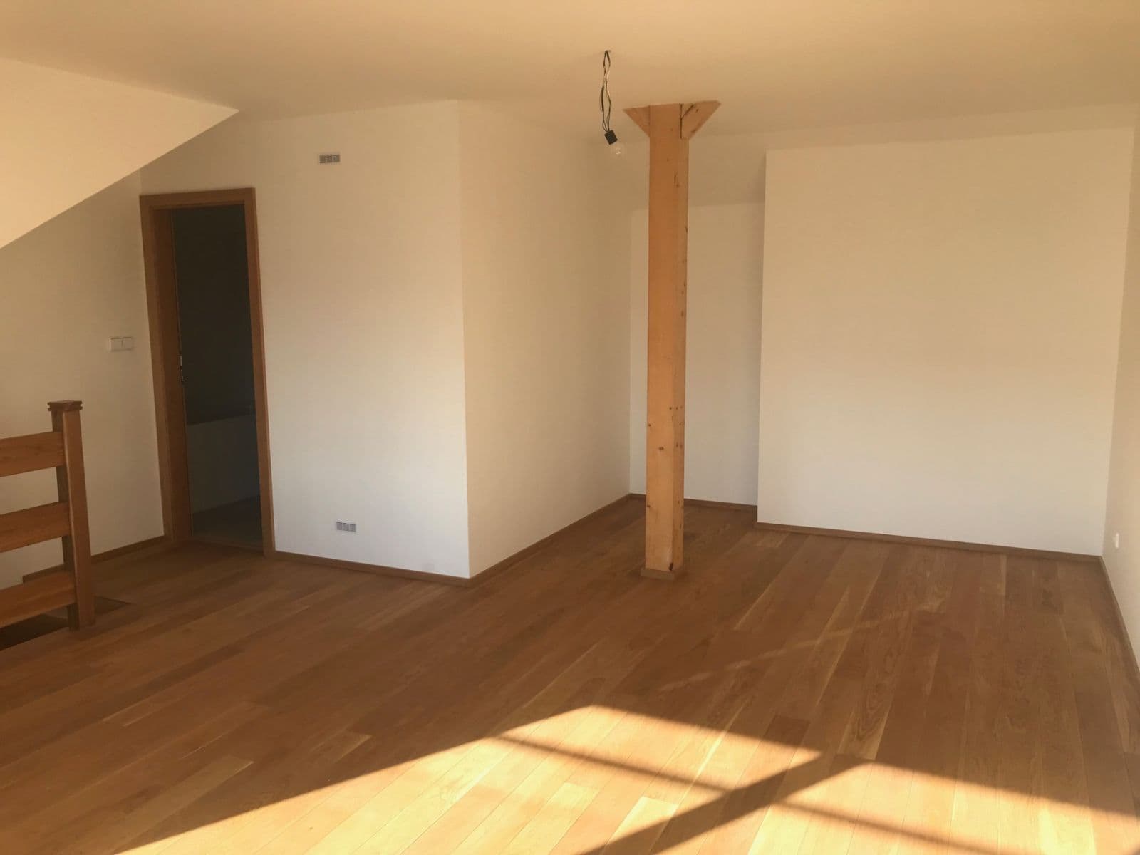 Prenájom bytu 1-izbový 62 m², Korunní, Praha, Praha Prenájom bytu 1-izbový 62 m², Korunní, Praha, Praha