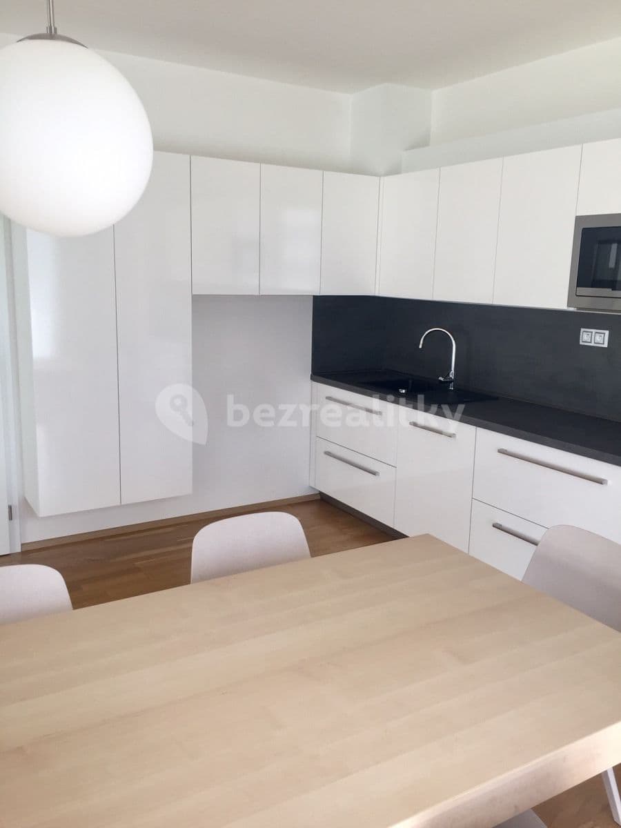 Predaj bytu 3-izbový 86 m², Nekvasilova, Praha, Praha Predaj bytu 3-izbový 86 m², Nekvasilova, Praha, Praha
