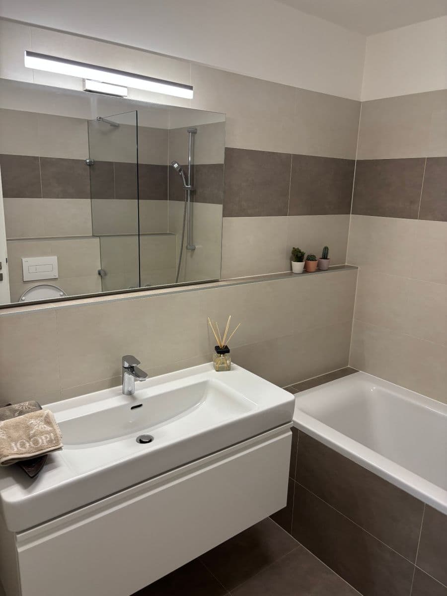 Predaj bytu 3-izbový 86 m², Nekvasilova, Praha, Praha Predaj bytu 3-izbový 86 m², Nekvasilova, Praha, Praha