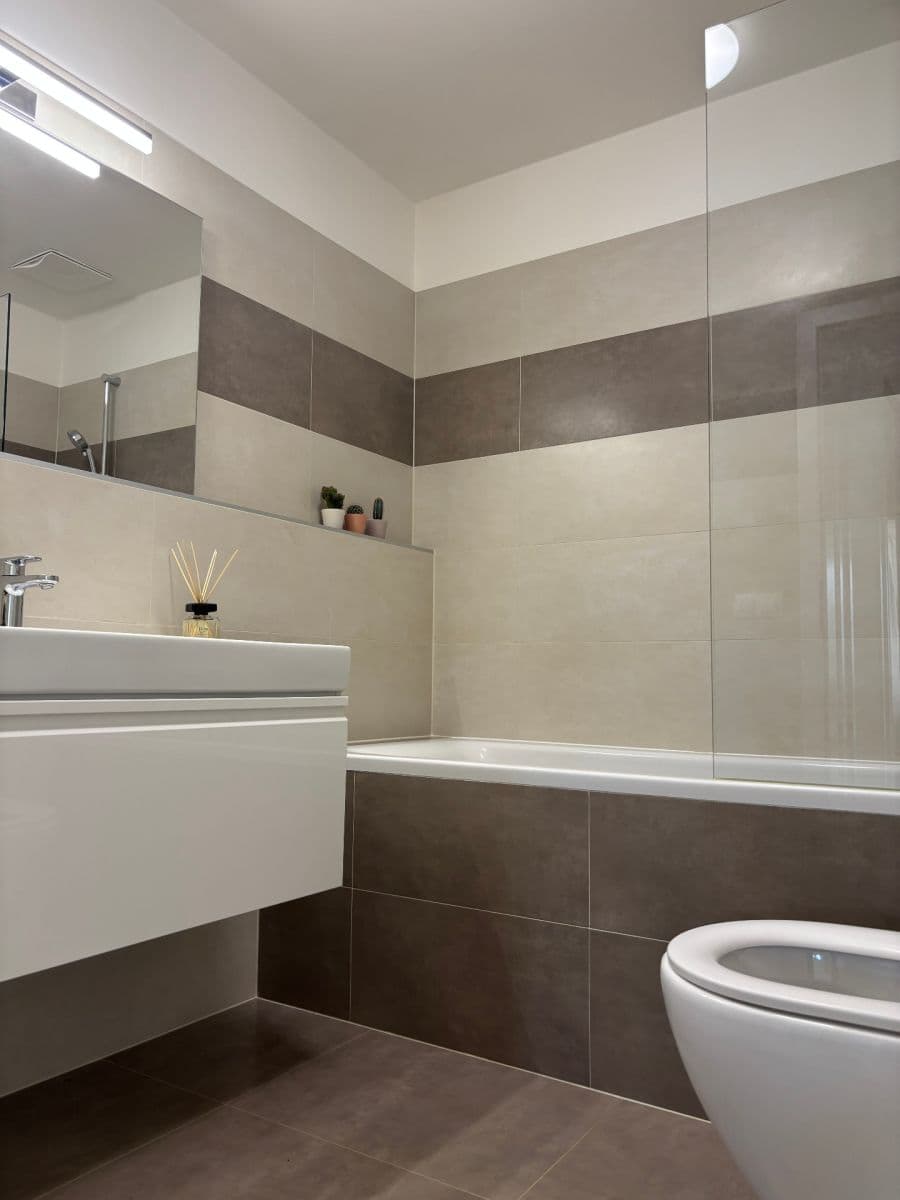 Predaj bytu 3-izbový 86 m², Nekvasilova, Praha, Praha Predaj bytu 3-izbový 86 m², Nekvasilova, Praha, Praha