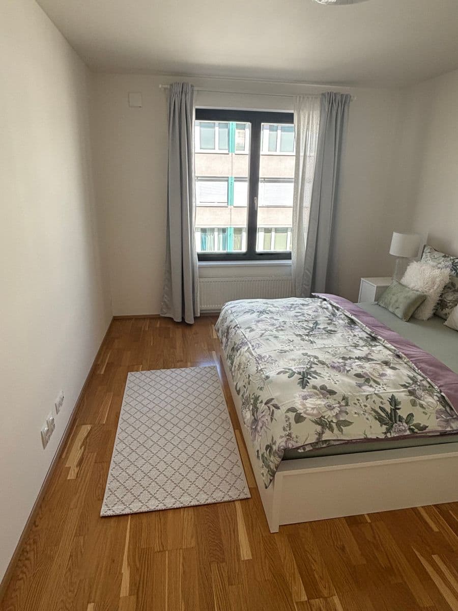 Predaj bytu 3-izbový 86 m², Nekvasilova, Praha, Praha Predaj bytu 3-izbový 86 m², Nekvasilova, Praha, Praha