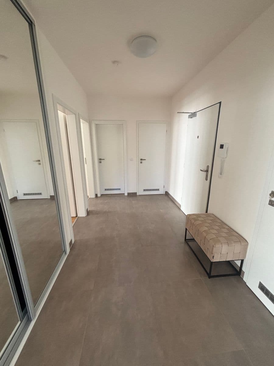 Predaj bytu 3-izbový 86 m², Nekvasilova, Praha, Praha Predaj bytu 3-izbový 86 m², Nekvasilova, Praha, Praha