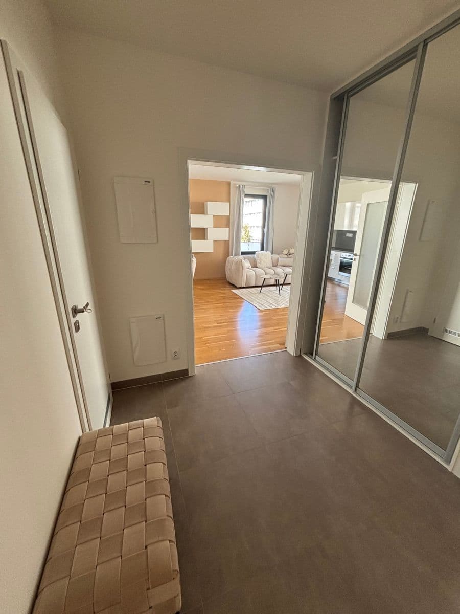 Predaj bytu 3-izbový 86 m², Nekvasilova, Praha, Praha Predaj bytu 3-izbový 86 m², Nekvasilova, Praha, Praha