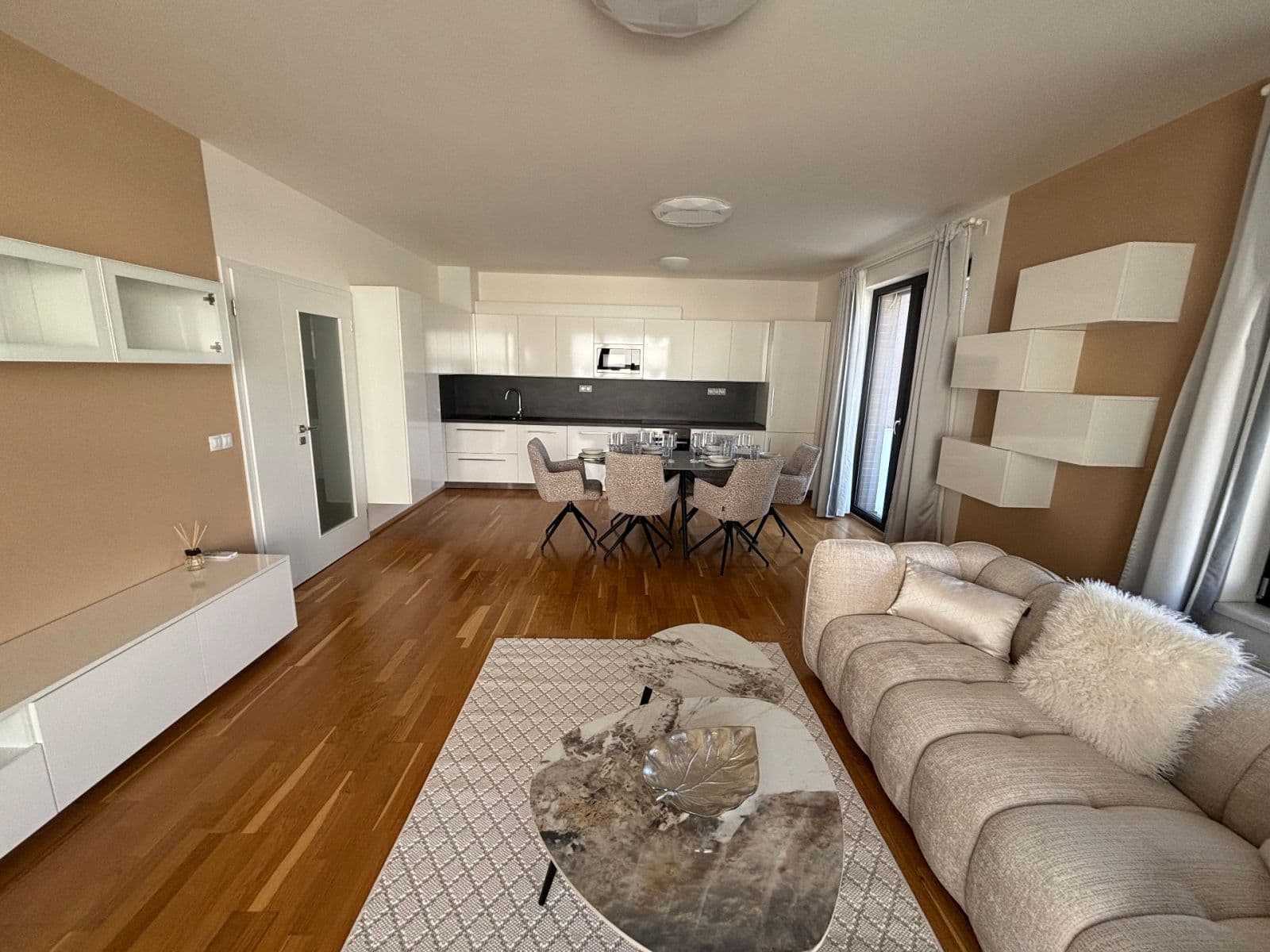 Predaj bytu 3-izbový 86 m², Nekvasilova, Praha, Praha Predaj bytu 3-izbový 86 m², Nekvasilova, Praha, Praha