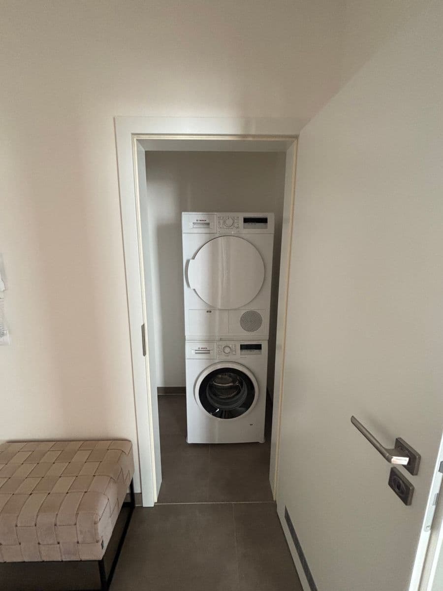 Predaj bytu 3-izbový 86 m², Nekvasilova, Praha, Praha Predaj bytu 3-izbový 86 m², Nekvasilova, Praha, Praha