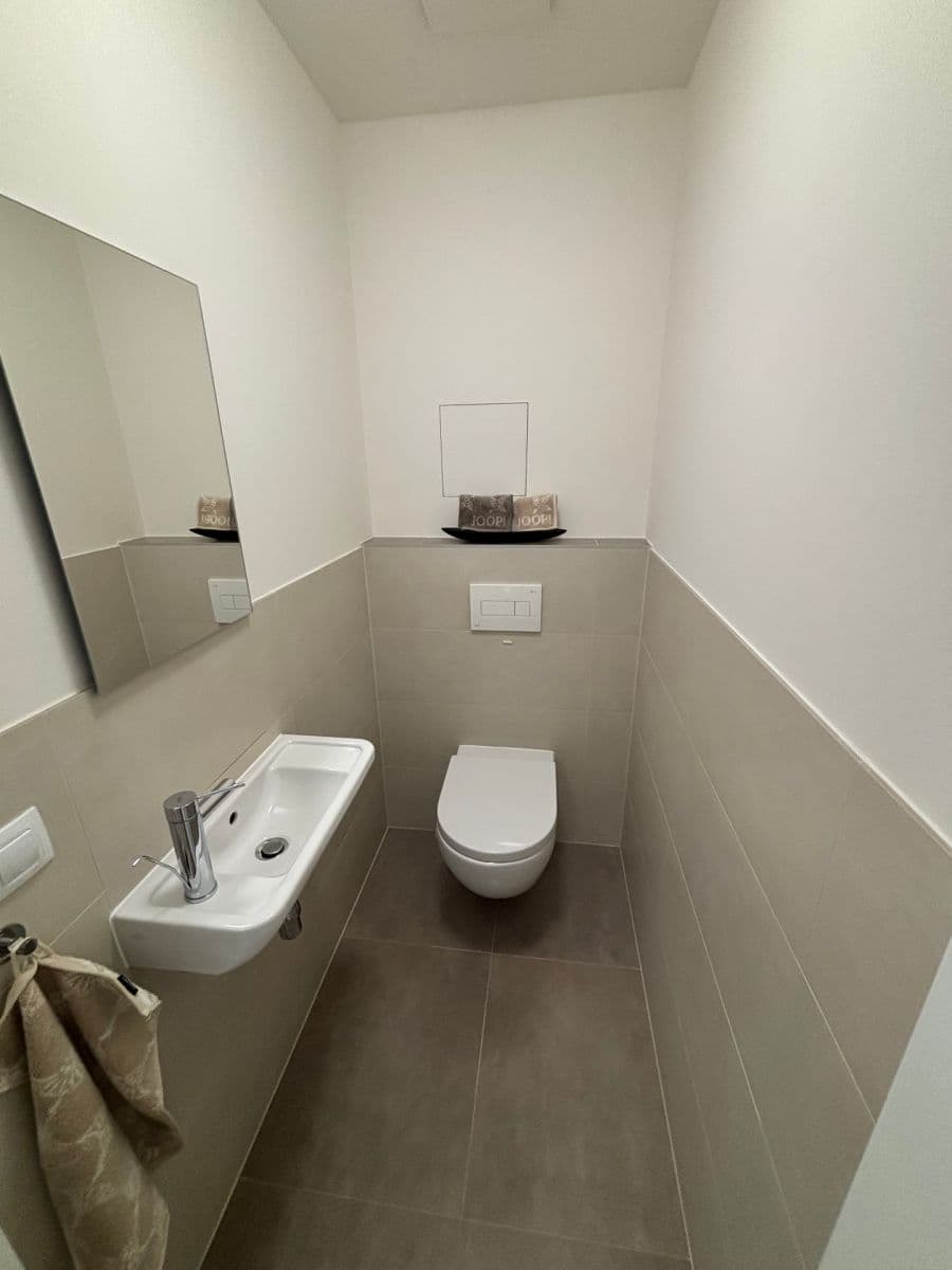 Predaj bytu 3-izbový 86 m², Nekvasilova, Praha, Praha Predaj bytu 3-izbový 86 m², Nekvasilova, Praha, Praha