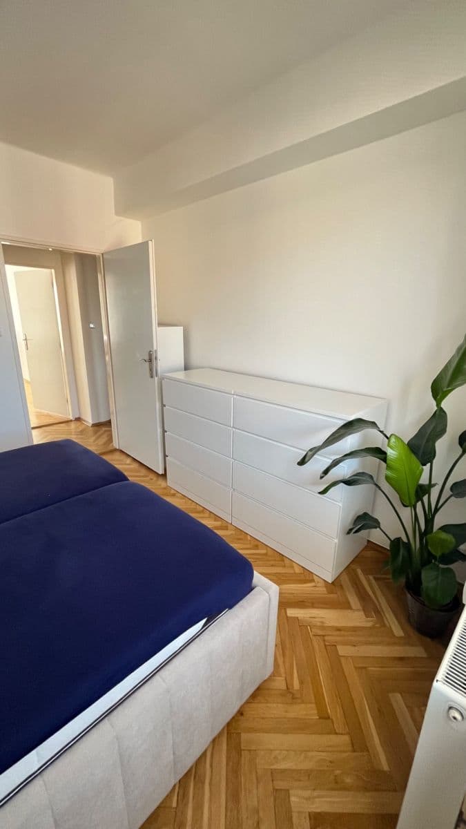 Prenájom bytu 2-izbový 54 m², Kafkova, Praha, Praha Prenájom bytu 2-izbový 54 m², Kafkova, Praha, Praha