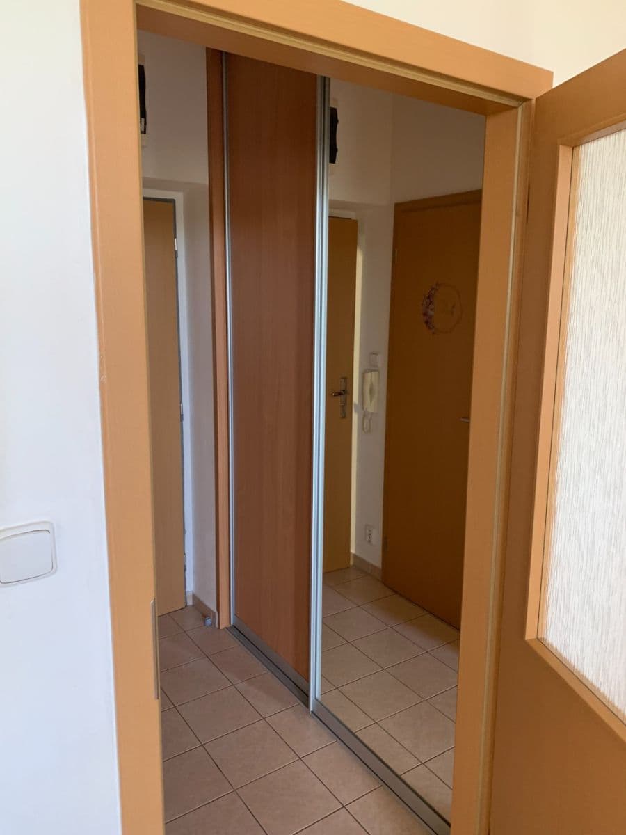 Prenájom bytu 2-izbový 51 m², Na Horizontu, Králův Dvůr, Středočeský kraj Prenájom bytu 2-izbový 51 m², Na Horizontu, Králův Dvůr, Středočeský kraj