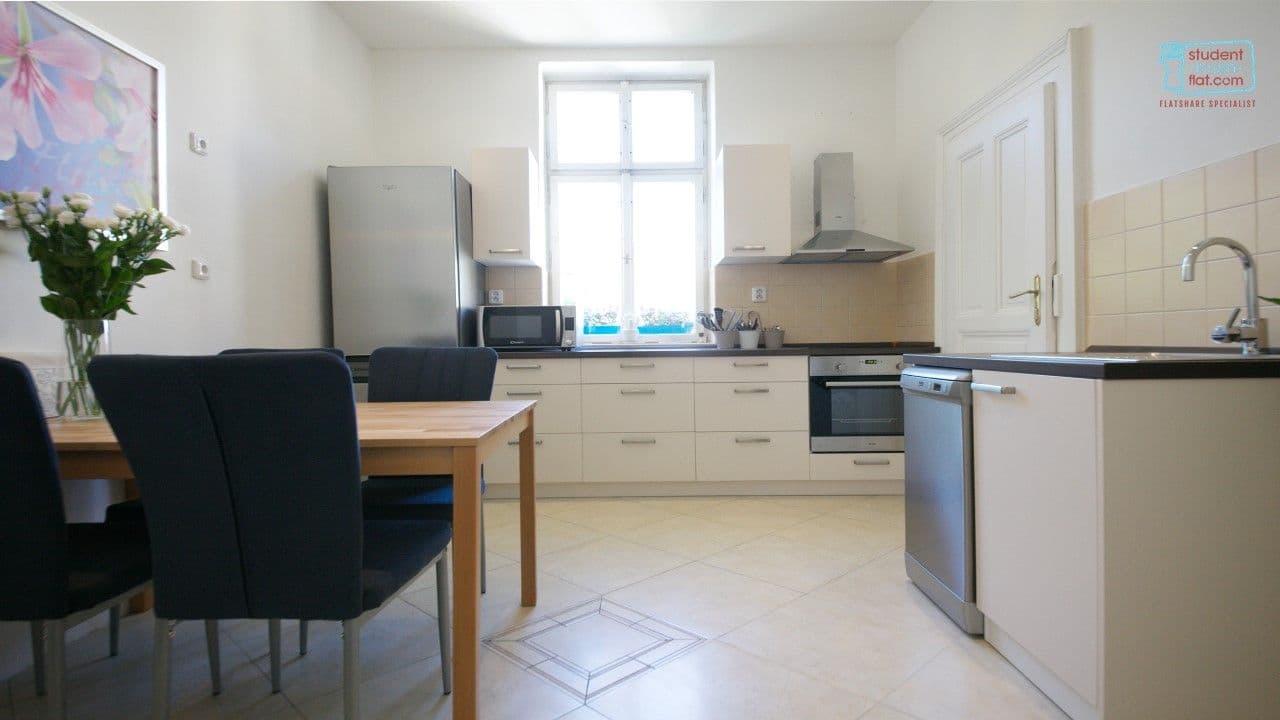 Prenájom bytu 6-izbový 130 m², Janáčkovo nábřeží, Praha, Praha Prenájom bytu 6-izbový 130 m², Janáčkovo nábřeží, Praha, Praha