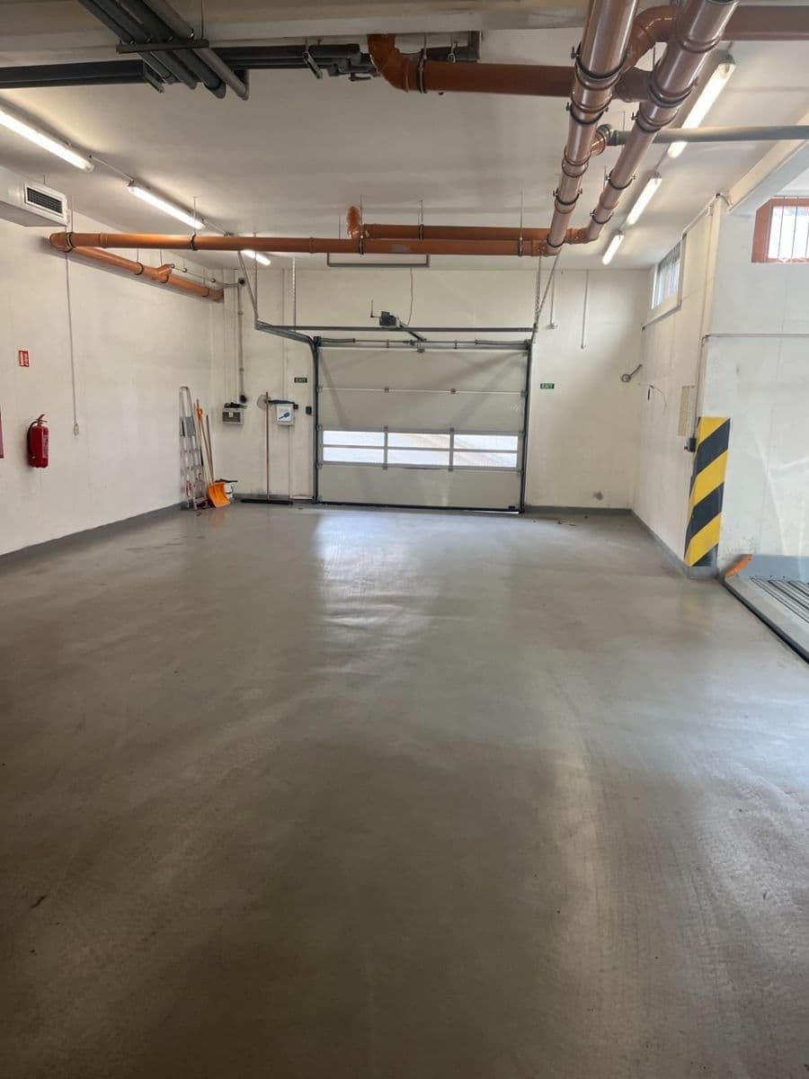 Prenájom garáže 12 m², K Zahrádkám, Praha, Praha Prenájom garáže 12 m², K Zahrádkám, Praha, Praha