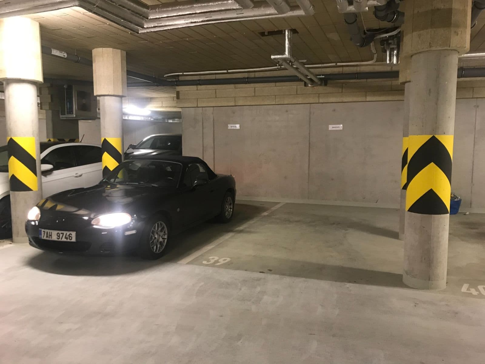 Prenájom garáže 15 m², Strnadových, Praha, Praha Prenájom garáže 15 m², Strnadových, Praha, Praha