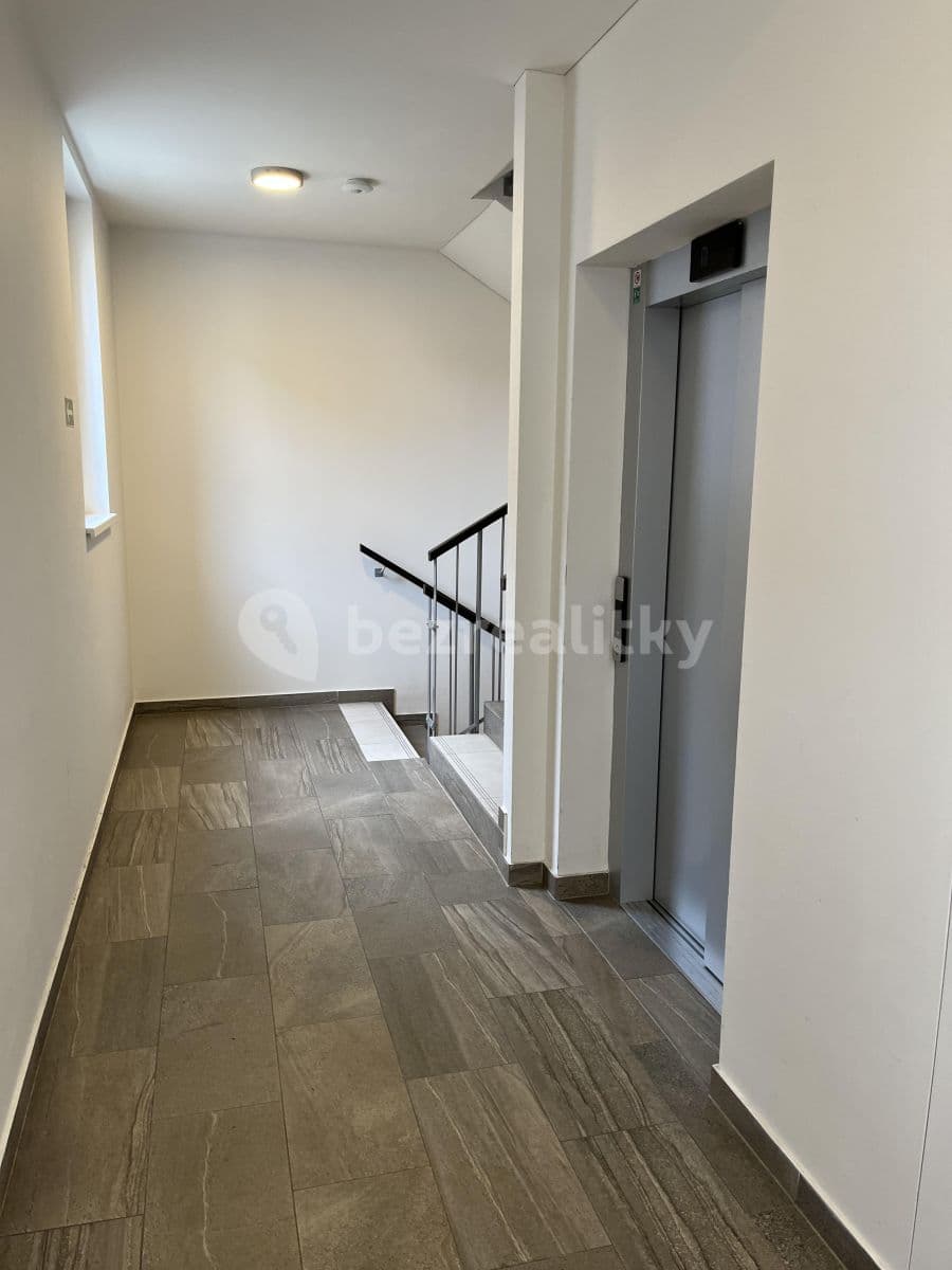 Prenájom bytu 2-izbový 56 m², Sazovická, Praha, Praha Prenájom bytu 2-izbový 56 m², Sazovická, Praha, Praha