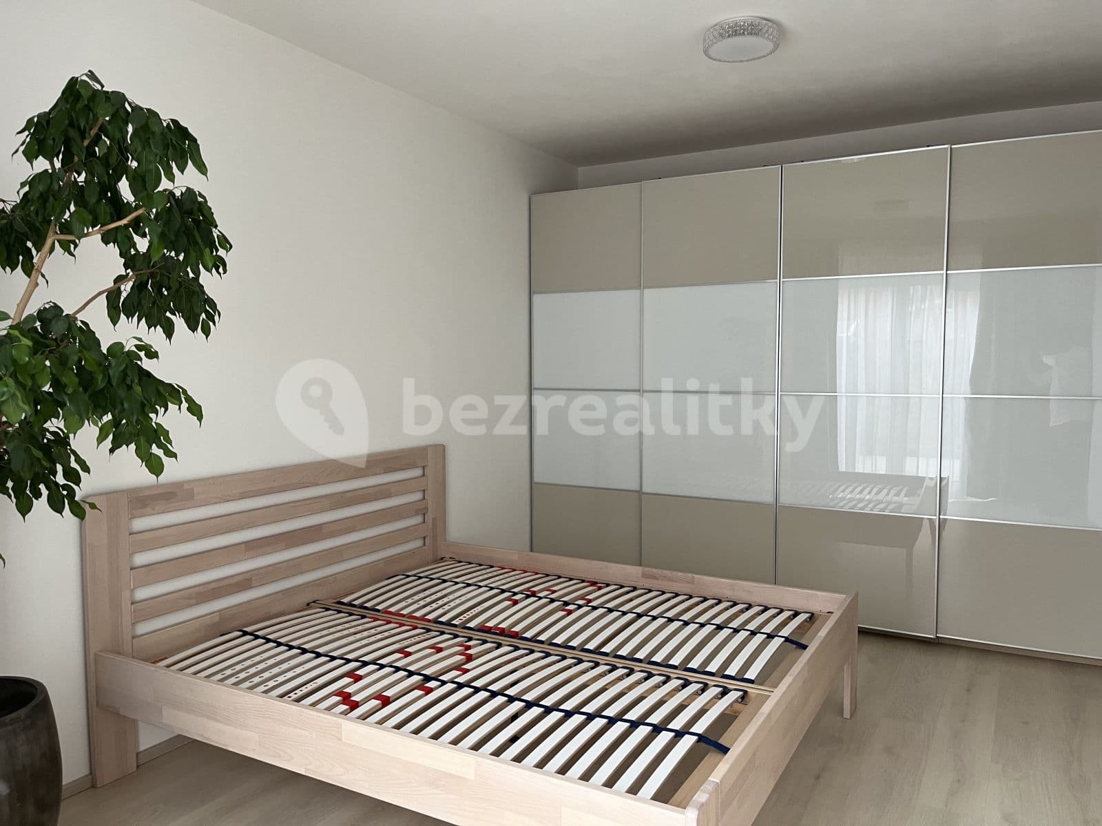 Prenájom bytu 2-izbový 56 m², Sazovická, Praha, Praha Prenájom bytu 2-izbový 56 m², Sazovická, Praha, Praha