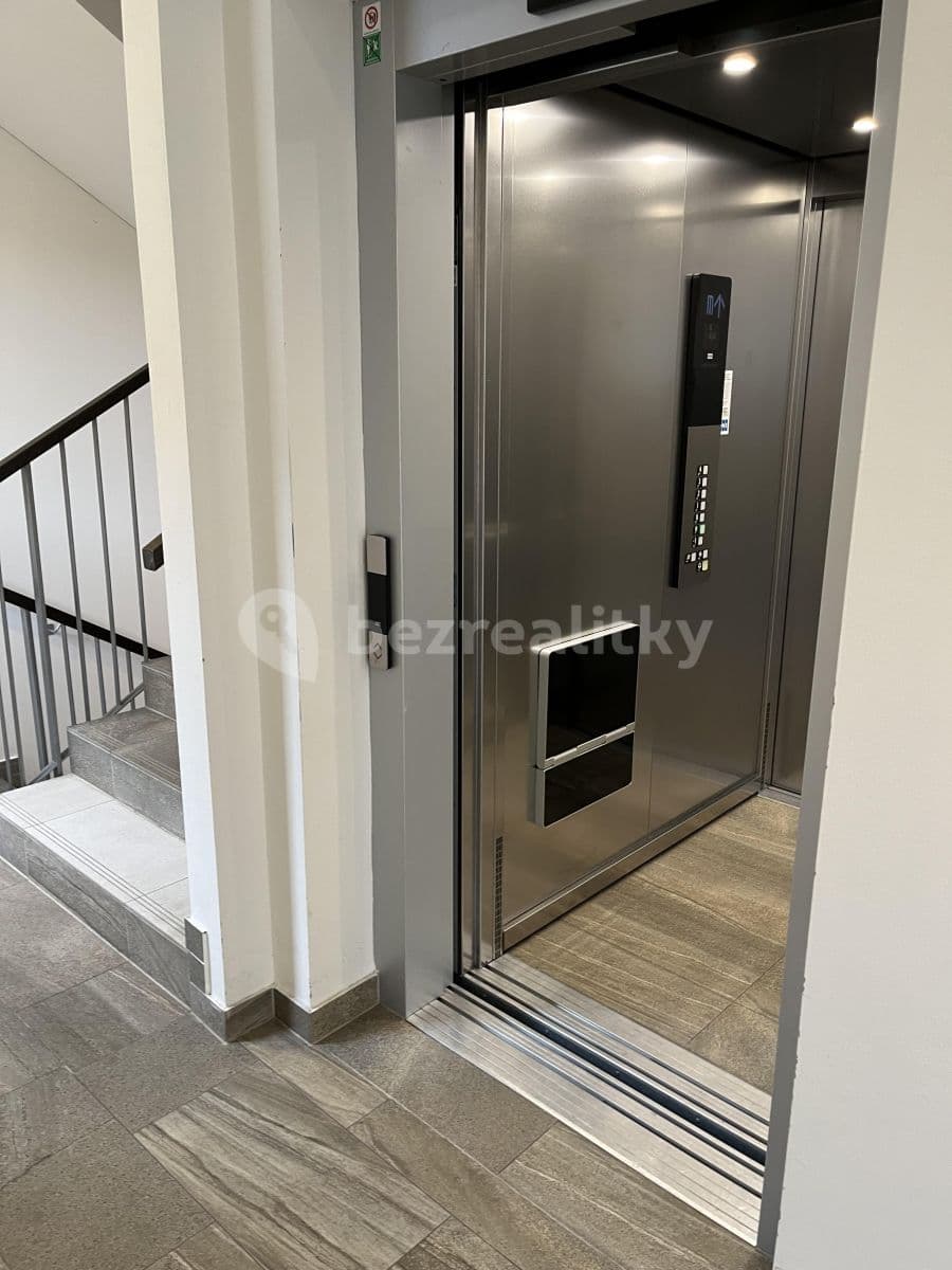 Prenájom bytu 2-izbový 56 m², Sazovická, Praha, Praha Prenájom bytu 2-izbový 56 m², Sazovická, Praha, Praha