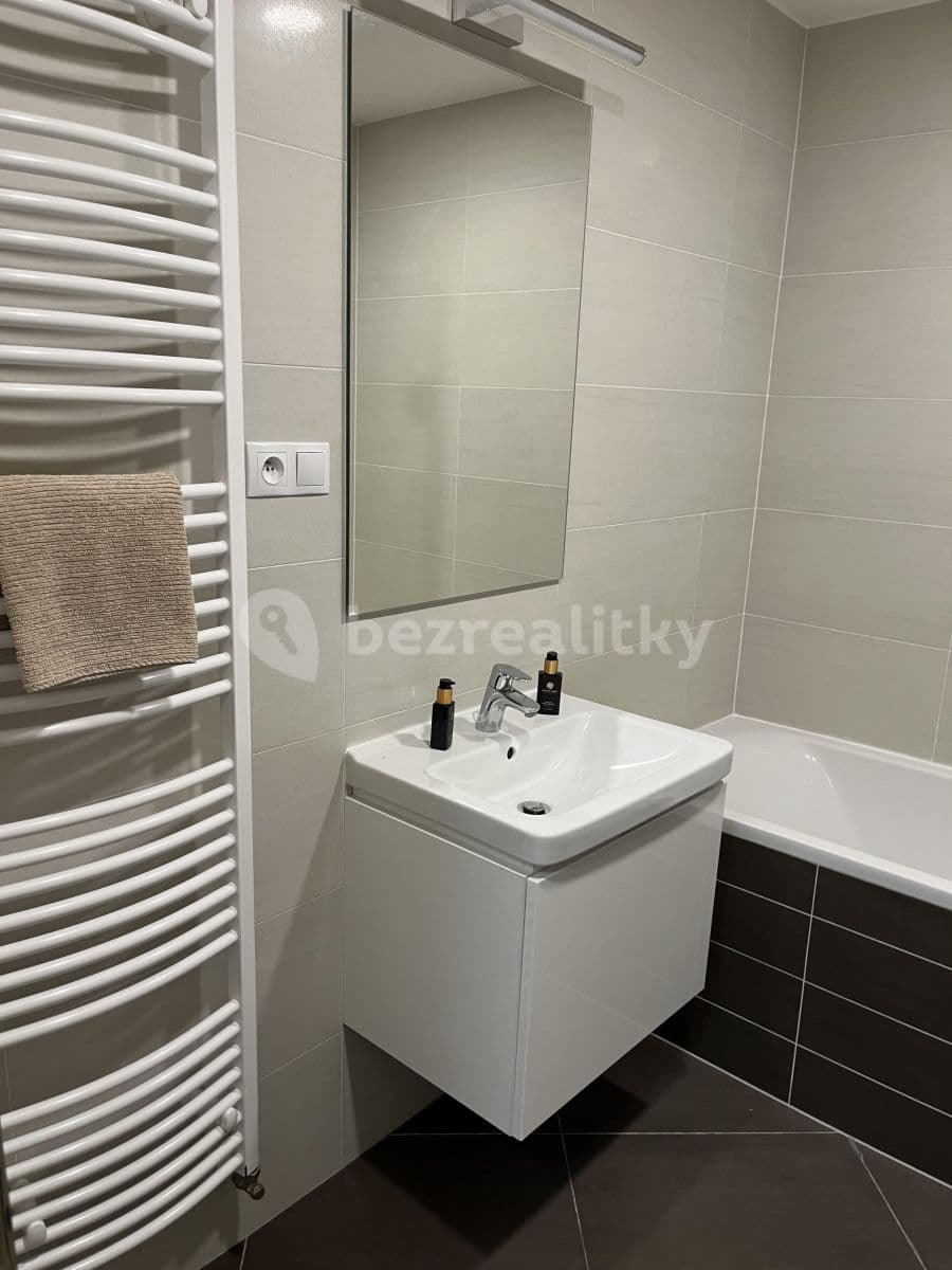 Prenájom bytu 2-izbový 56 m², Sazovická, Praha, Praha Prenájom bytu 2-izbový 56 m², Sazovická, Praha, Praha