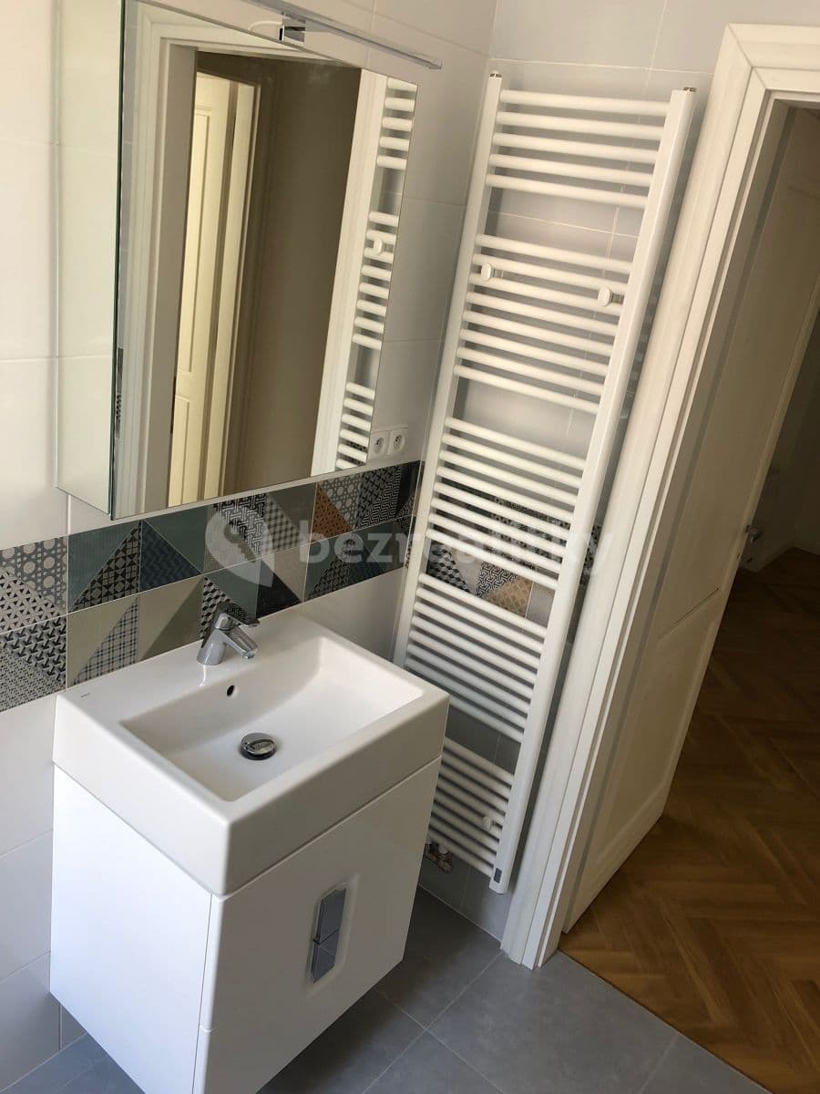 Prenájom bytu 3-izbový 88 m², U Nádražní lávky, Praha, Praha Prenájom bytu 3-izbový 88 m², U Nádražní lávky, Praha, Praha