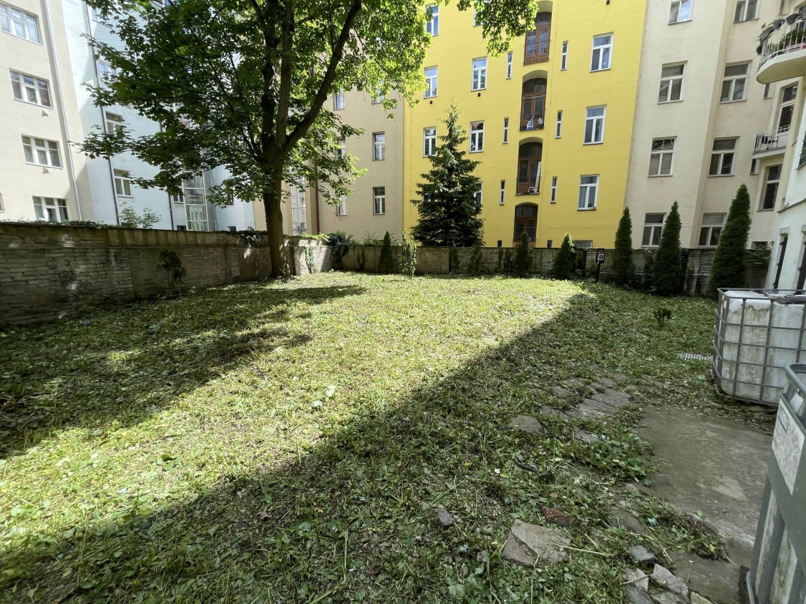 Prenájom pozemku 130 m², Žitomírská, Praha, Praha Prenájom pozemku 130 m², Žitomírská, Praha, Praha