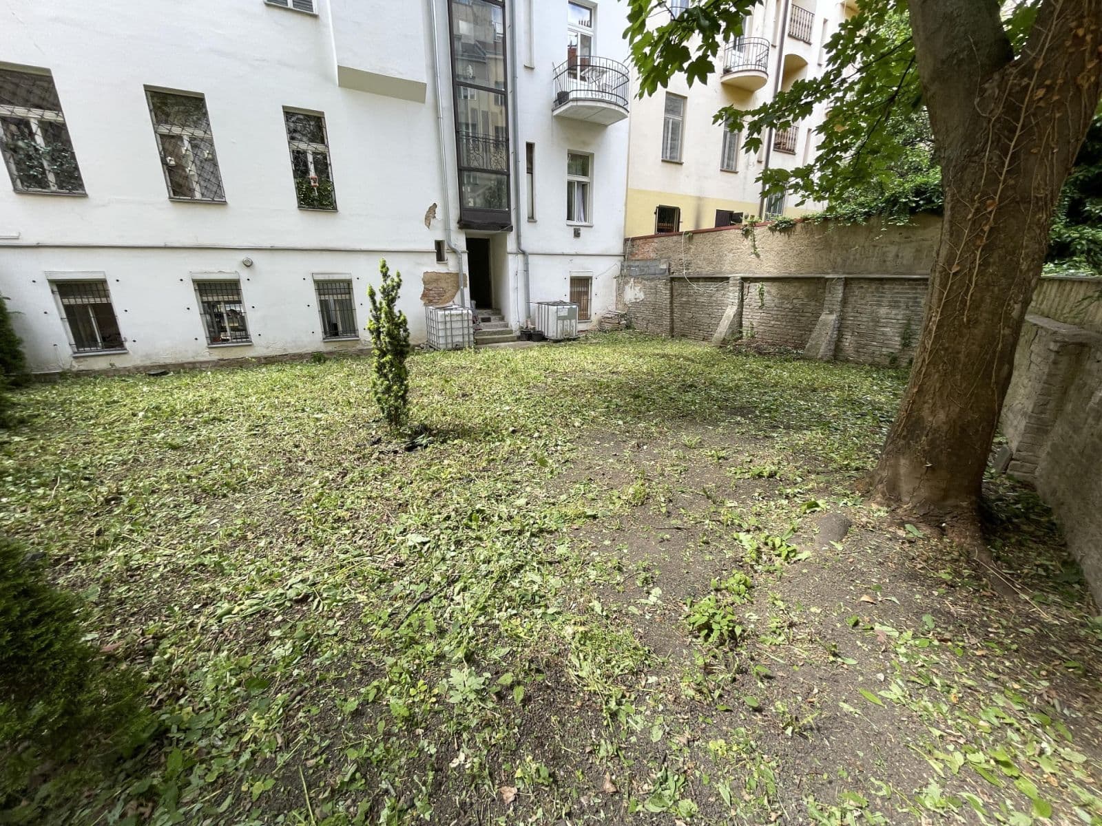 Prenájom pozemku 130 m², Žitomírská, Praha, Praha Prenájom pozemku 130 m², Žitomírská, Praha, Praha